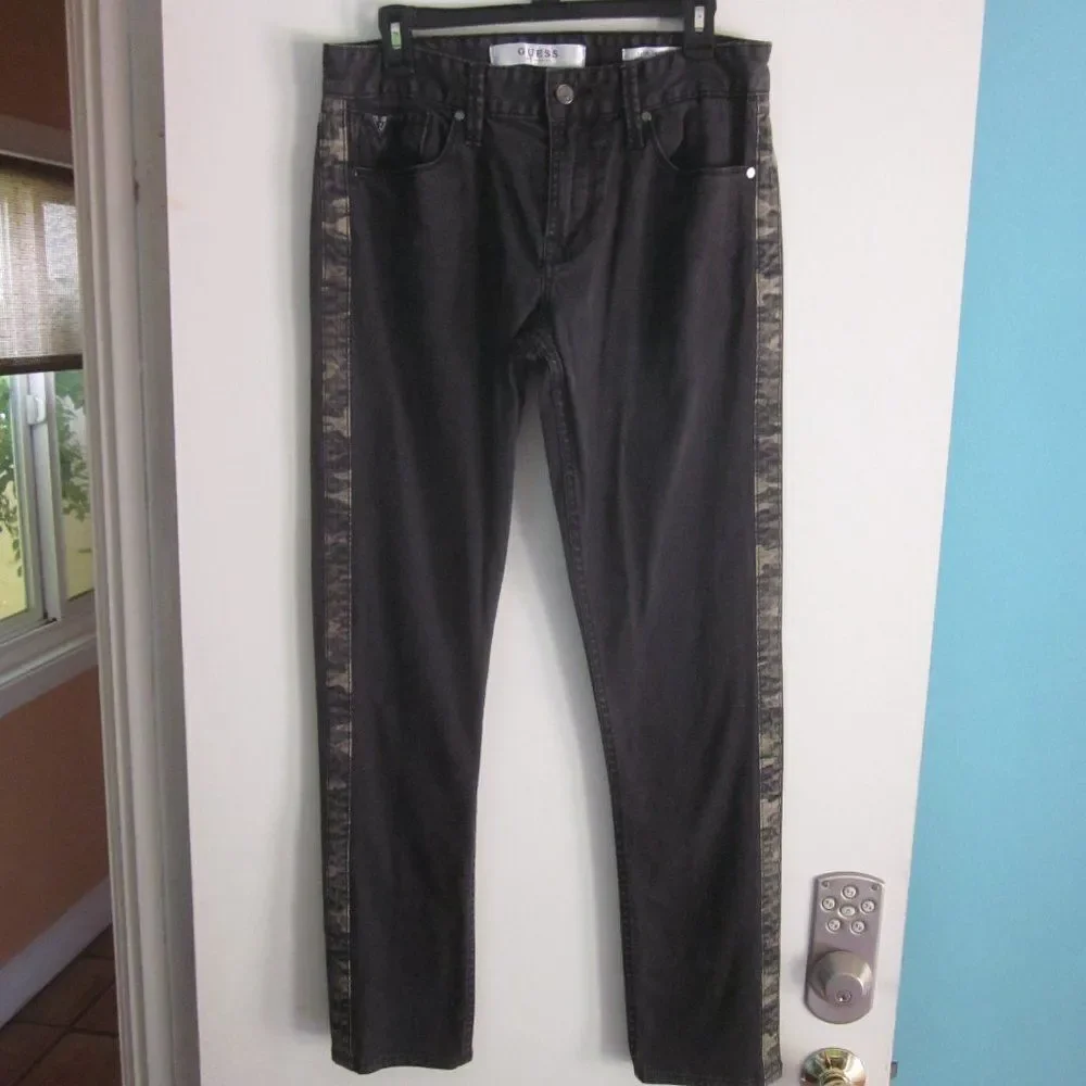 Guess Jeans Unisex Slim Black Denim Mens Size 32 Camo Stripe Detail 31